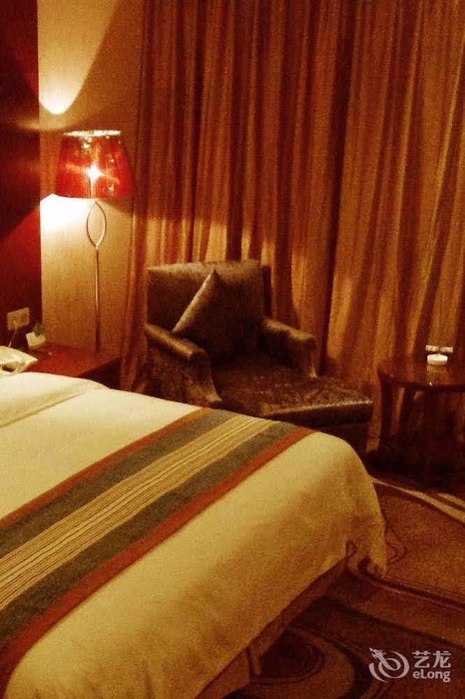 Mingcheng Times Hotel Chengdu Buitenkant foto